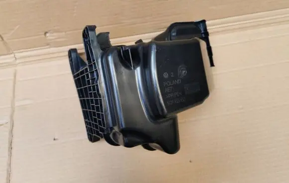 Volkswagen Touran III Windshield washer fluid reservoir/tank 5QS955453