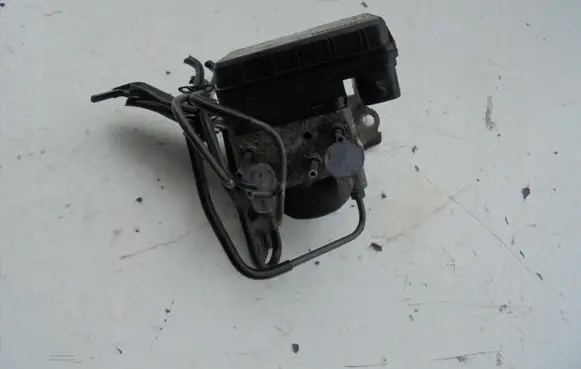 Toyota RAV 4 (XA10) ABS Pump