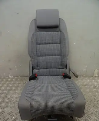 Volkswagen Touran I Rear seat