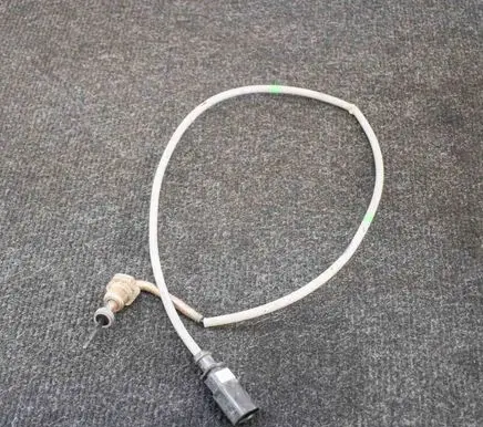 Volkswagen Tiguan Oil temperature sensor 04L906088CC