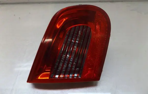 Volkswagen Eos Tailgate rear/tail lights