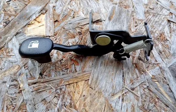 Hyundai i30 Fuel cap release pull handle 