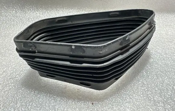 Audi A7 S7 4G Air intake duct part 4G0129624D