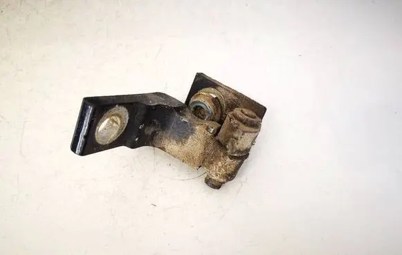 Volkswagen Golf IV Rear door lower hinge 