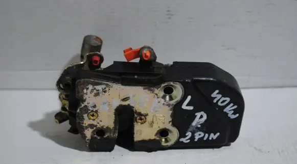 Chrysler PT Cruiser Front door lock