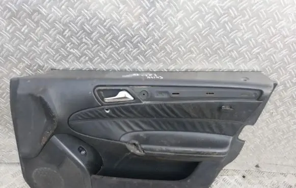Mercedes-Benz C W203 Front door card panel trim 0001075909 2037207270