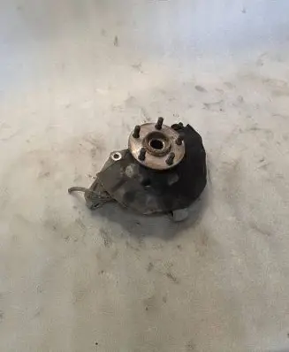 Toyota Prius (NHW20) Front wheel hub