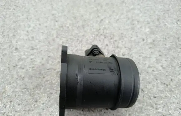 Audi A4 S4 B6 8E 8H Mass air flow meter 0280218058