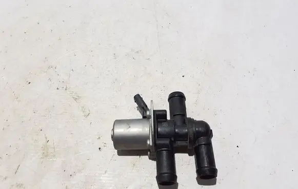 Volvo C40 Coolant heater control valve 31684222