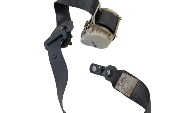BMW X3 E83 Front seatbelt 33033481E