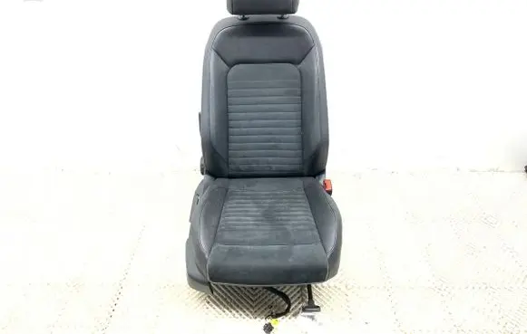 Volkswagen PASSAT B8 Front passenger seat 