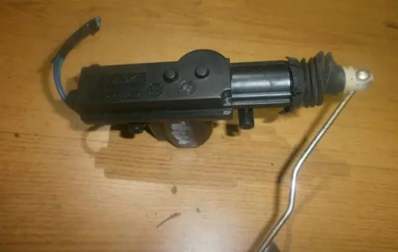 Nissan Micra Central locking motor 