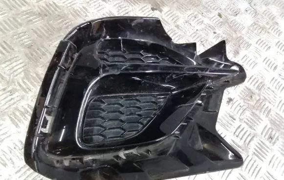 MG ZS Front bumper lower grill 10699378