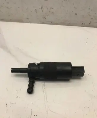 Audi A6 S6 C6 4F Headlight washer pump 3B7955681 0010162V