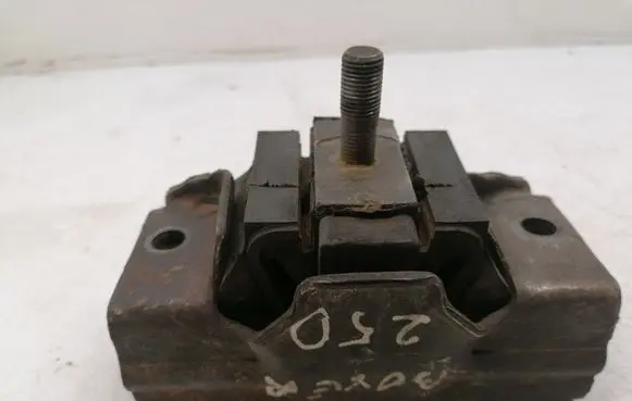 Peugeot Boxer Engine mount bracket