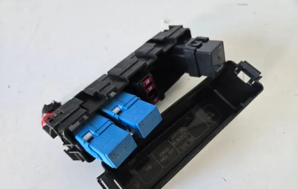 Nissan Leaf II (ZE1) Fuse module 63564307