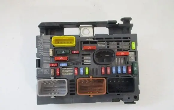 Peugeot 3008 I BSM Control unit 9807028580
