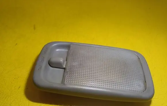 Toyota Yaris Rear seat light