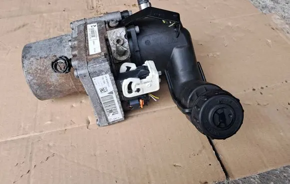 Peugeot 508 Power steering pump 9676154180