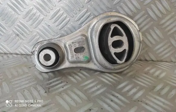 Renault Trafic III (X82) Engine mount bracket 93866731