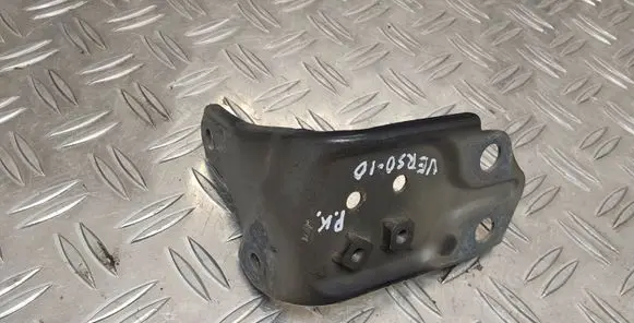 Toyota Verso Fender mounting bracket