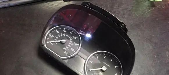BMW 1 E81 E87 Speedometer (instrument cluster) 9166816