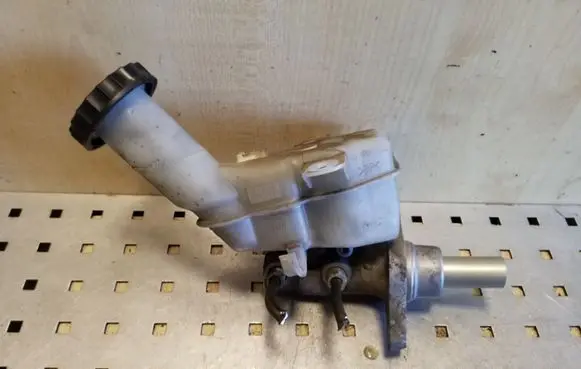 Peugeot 4007 Master brake cylinder 03350890021 03350890011