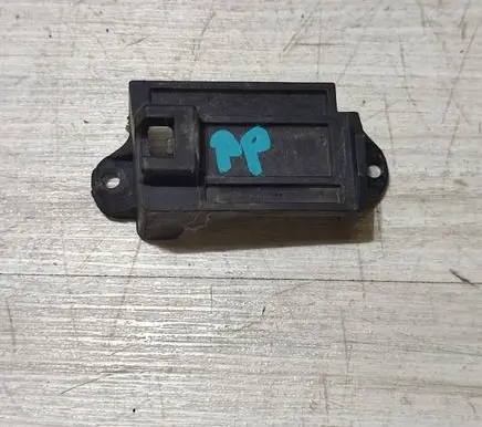 Fiat 500X Radiator mount bracket 52047650