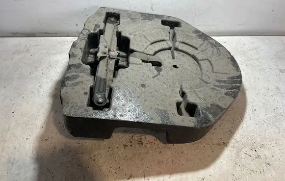 Opel Mokka Spare wheel mounting bracket 95320127