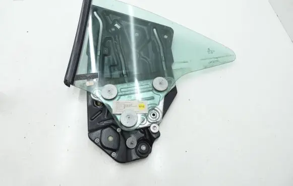 Volkswagen Eos Rear window lifting mechanism without motor 1Q0839402B 1Q0845042F