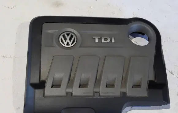 Volkswagen Golf VI Engine cover (trim) 03L103925R