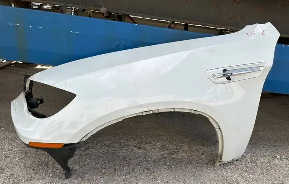 BMW X6 M Fender