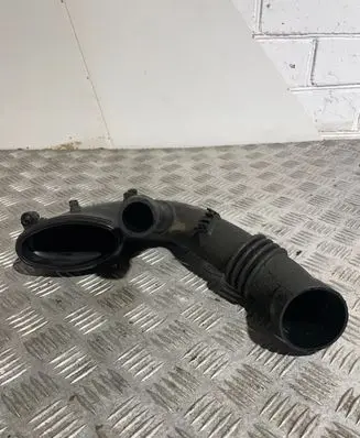 BMW X3 E83 Air intake hose/pipe 7790552