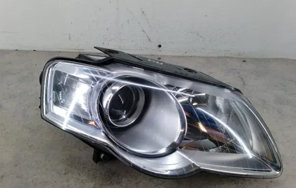 Volkswagen PASSAT B6 Headlight/headlamp 20A733