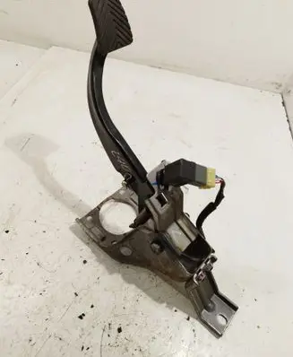 Hyundai i40 Brake pedal 328003X100