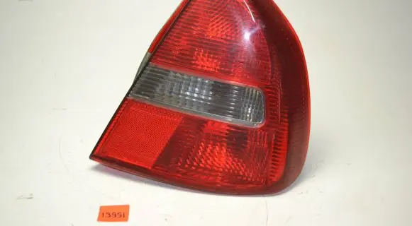 Mitsubishi Carisma Rear/tail lights