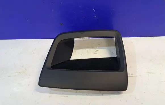 Volvo XC90 Dashboard glove box trim 31651693