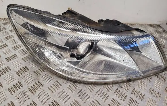 Skoda Octavia Mk2 (1Z) Headlight/headlamp 1Z1941018T
