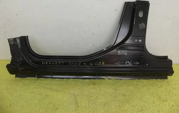 Peugeot 3008 I Front door card panel trim 7009Q0