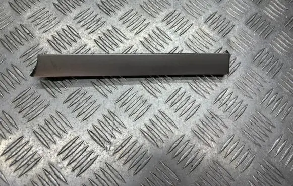 Volkswagen Touran I Dashboard glove box trim 1T1858417B