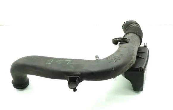 Air intake hose/pipe