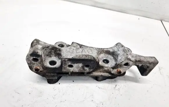 Citroen C4 II Picasso Engine mounting bracket 9673585780
