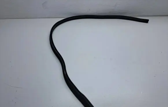 Volkswagen PASSAT B8 Engine compartment rubber 3g0823723