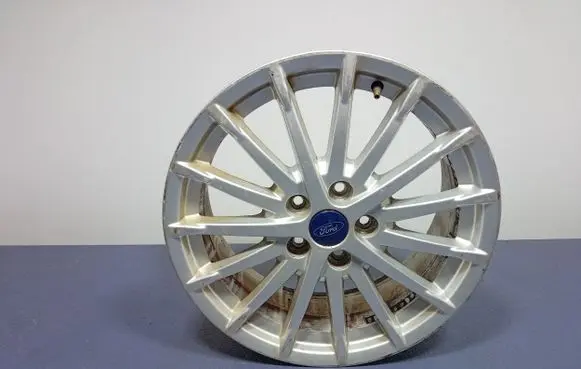 R18 alloy rim