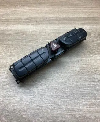 Mercedes-Benz C W203 Hazard light switch 2038209310