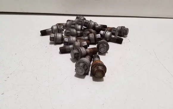 Audi Q7 4M Nuts/bolts