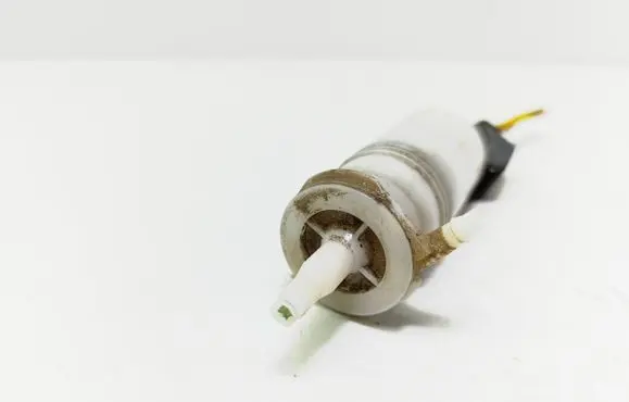 Chrysler Grand Voyager IV Windscreen/windshield washer pump