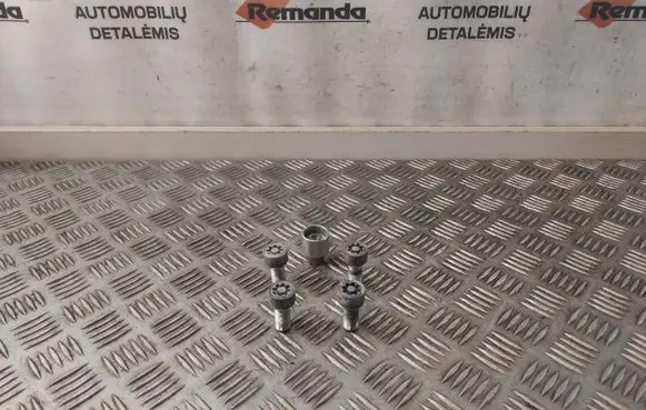 Audi TT TTS RS Mk3 8S Anti-theft wheel nuts and lock 