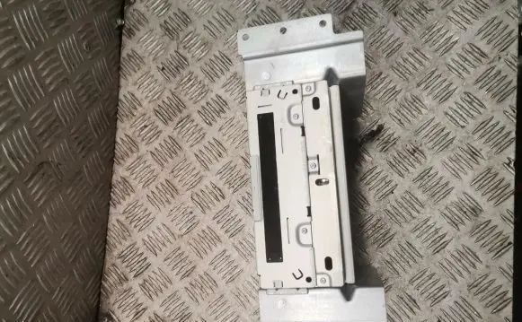 Land Rover Freelander 2 - LR2 CD/DVD changer 6g9n18c815ta