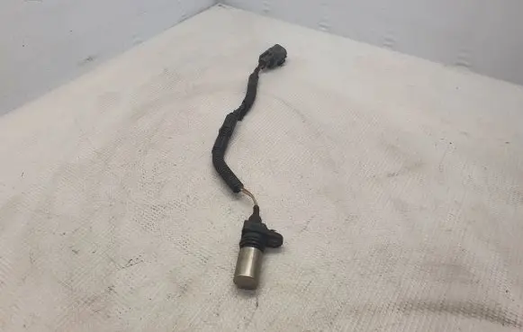 Toyota Avensis T250 Crankshaft position sensor 9091905064 0296001420